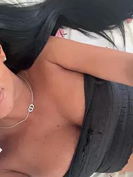 Explore our live girls sluts from our Custom and Multi clubs and checkout exclusive access to highly interactive content, such as shape, hair, titties, pussy type and many more.
