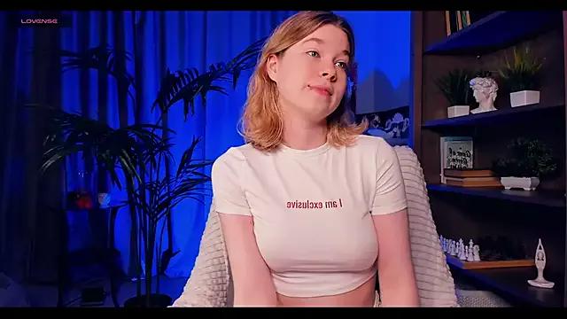 AriaraNoir from StripChat