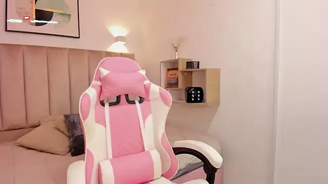 Explore our live girls sluts from our Custom and Multi clubs and checkout exclusive access to highly interactive content, such as shape, hair, titties, pussy type and many more.