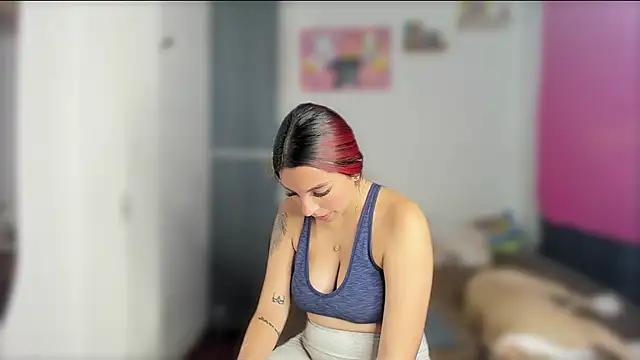 Explore our live girls sluts from our Custom and Multi clubs and checkout exclusive access to highly interactive content, such as shape, hair, titties, pussy type and many more.