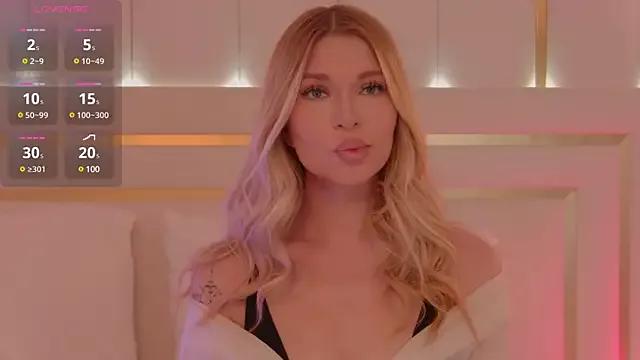AriellaMelo from StripChat is Freechat