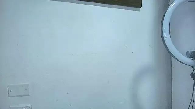Arlet_pink from StripChat is Freechat