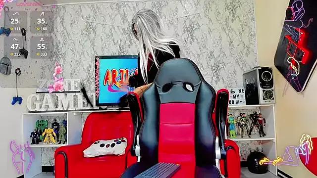 Explore our live girls sluts from our Custom and Multi clubs and checkout exclusive access to highly interactive content, such as shape, hair, titties, pussy type and many more.