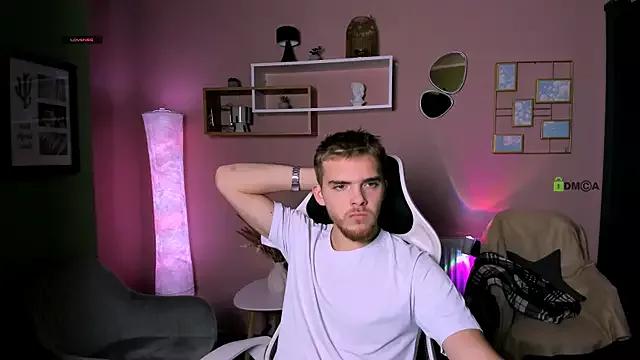 aron_black_ from StripChat is Freechat