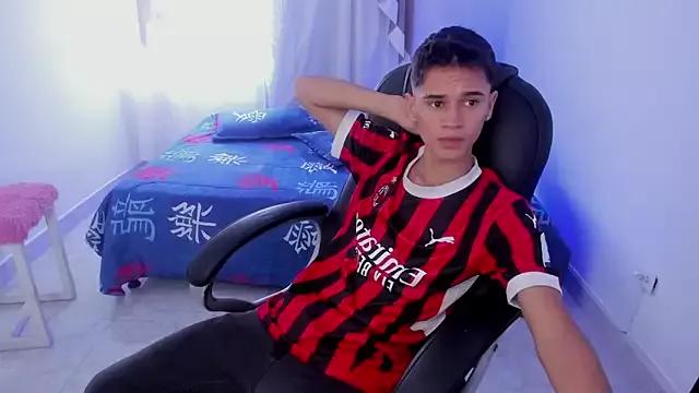 Aron_Boyy from StripChat is Freechat