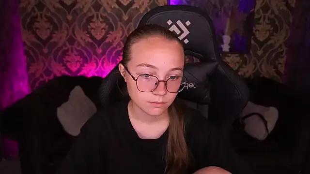 ArrinaWairr from StripChat