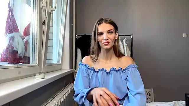 Explore our live girls sluts from our Custom and Multi clubs and checkout exclusive access to highly interactive content, such as shape, hair, titties, pussy type and many more.