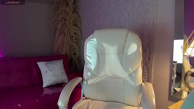 Explore our live girls sluts from our Custom and Multi clubs and checkout exclusive access to highly interactive content, such as shape, hair, titties, pussy type and many more.
