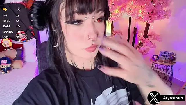 Aryrouse from StripChat is Freechat