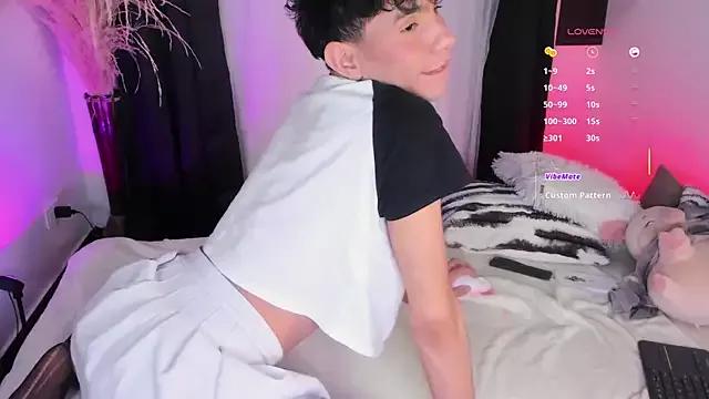 Ash_Summer webcams show profile image 