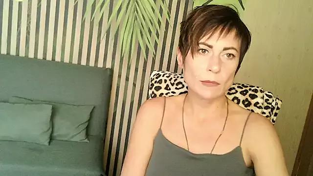 Ashley_Brookss from StripChat is Freechat