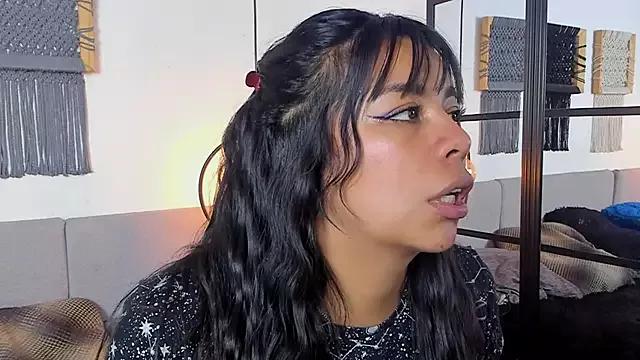 Explore our live girls sluts from our Custom and Multi clubs and checkout exclusive access to highly interactive content, such as shape, hair, titties, pussy type and many more.