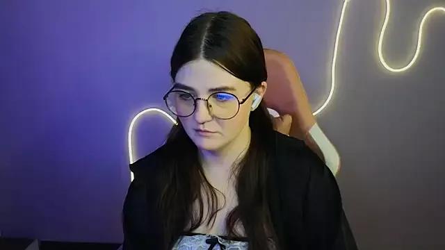 Explore our live girls sluts from our Custom and Multi clubs and checkout exclusive access to highly interactive content, such as shape, hair, titties, pussy type and many more.