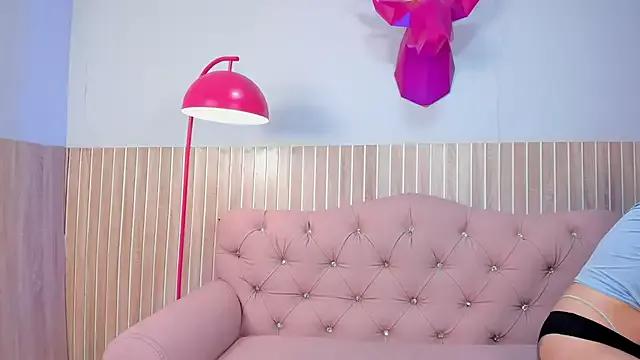 Explore our live girls sluts from our Custom and Multi clubs and checkout exclusive access to highly interactive content, such as shape, hair, titties, pussy type and many more.