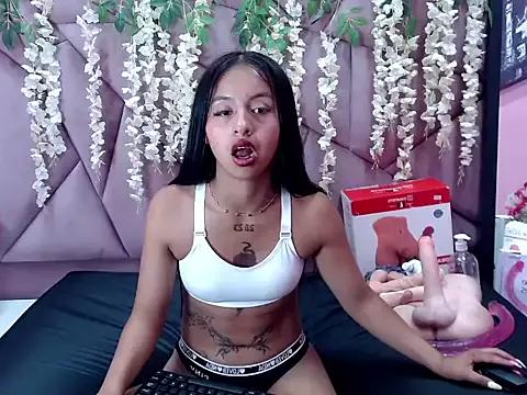 Explore our live girls sluts from our Custom and Multi clubs and checkout exclusive access to highly interactive content, such as shape, hair, titties, pussy type and many more.