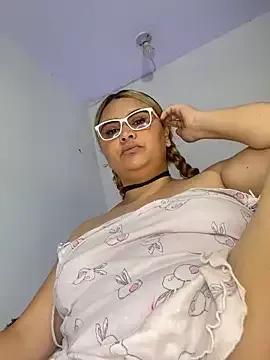 Explore our live girls sluts from our Custom and Multi clubs and checkout exclusive access to highly interactive content, such as shape, hair, titties, pussy type and many more.