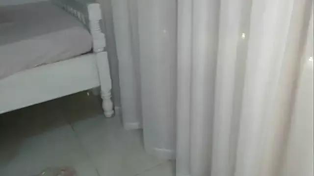 ashlyinparis69 from StripChat is Freechat