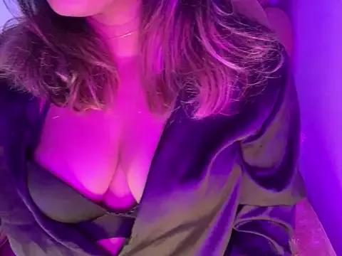 Asian_FemQeen from StripChat