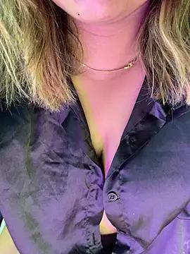 Asian_FemQeen from StripChat