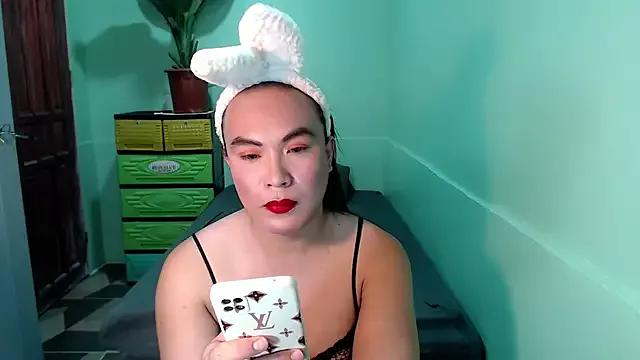 asianayumi from StripChat is Freechat