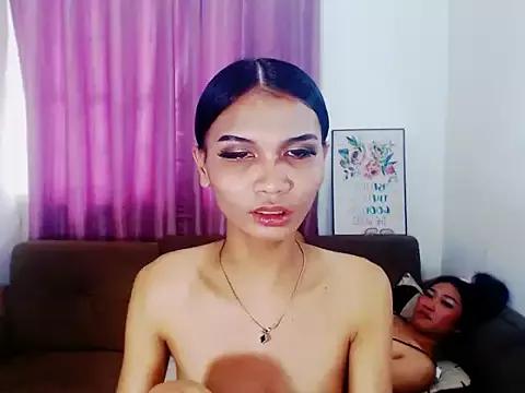 Explore our live girls sluts from our Custom and Multi clubs and checkout exclusive access to highly interactive content, such as shape, hair, titties, pussy type and many more.