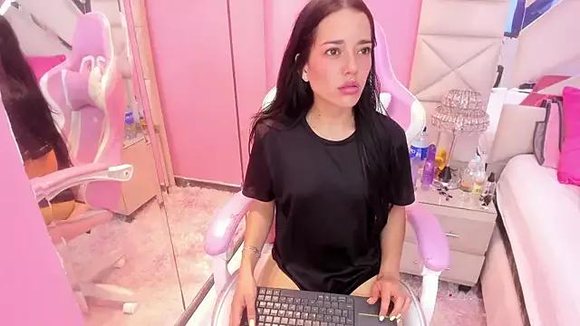 Explore our live girls sluts from our Custom and Multi clubs and checkout exclusive access to highly interactive content, such as shape, hair, titties, pussy type and many more.