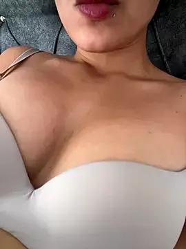 Explore our live girls sluts from our Custom and Multi clubs and checkout exclusive access to highly interactive content, such as shape, hair, titties, pussy type and many more.