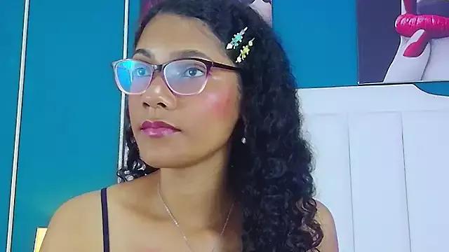 AuraRise from StripChat is Freechat