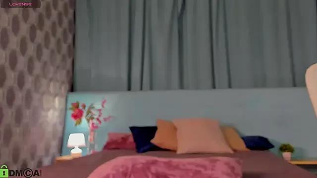 Explore our live girls sluts from our Custom and Multi clubs and checkout exclusive access to highly interactive content, such as shape, hair, titties, pussy type and many more.