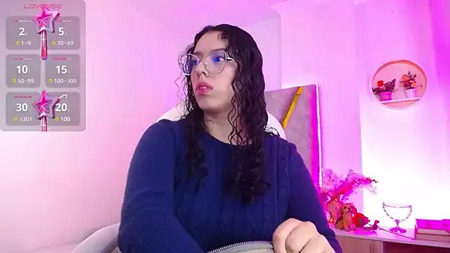 Aurora_Brownn from StripChat is Freechat