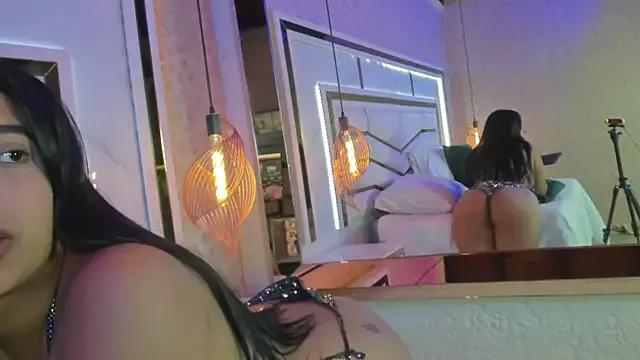 aurora_lope from StripChat is Freechat