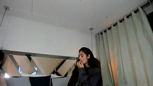 Explore our live girls sluts from our Custom and Multi clubs and checkout exclusive access to highly interactive content, such as shape, hair, titties, pussy type and many more.