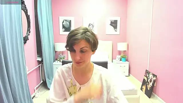 Explore our live girls sluts from our Custom and Multi clubs and checkout exclusive access to highly interactive content, such as shape, hair, titties, pussy type and many more.