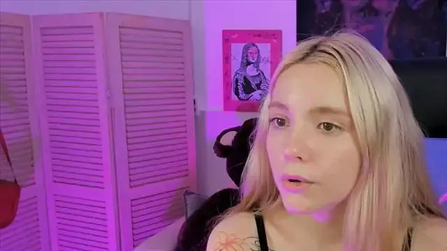 AuroraWrenfield from StripChat is Freechat