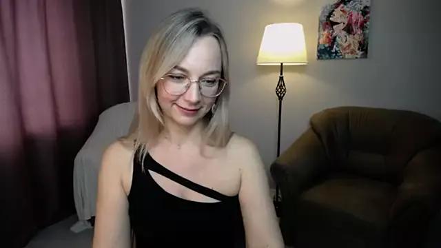 Ava_Elior from StripChat