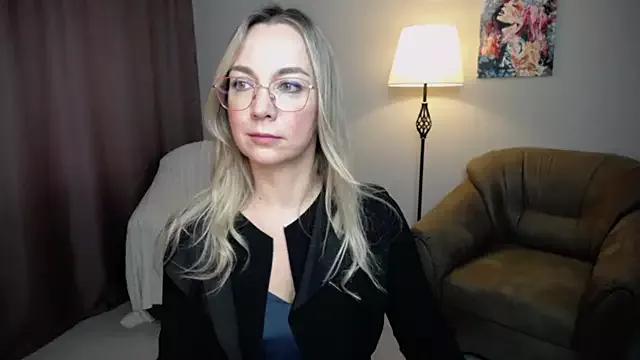 Ava_Elior from StripChat