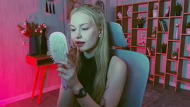 AvaDaviis from StripChat