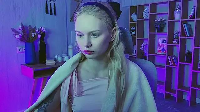 AvaDaviis from StripChat