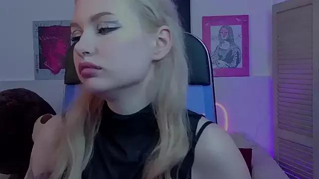 AvaDaviis from StripChat