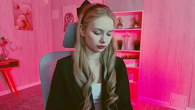 AvaDaviis from StripChat
