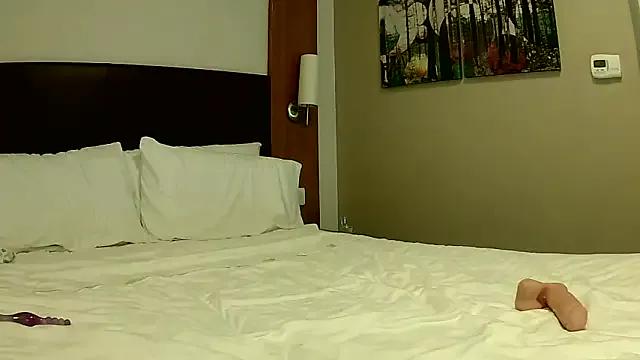 AvaFox_x from StripChat
