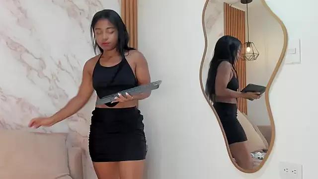 avis_lara from StripChat is Freechat