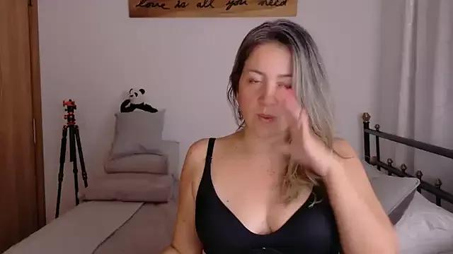 AVRAKEHDABRA from StripChat