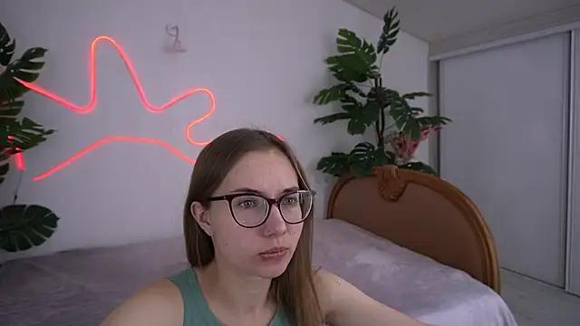 Explore our live girls sluts from our Custom and Multi clubs and checkout exclusive access to highly interactive content, such as shape, hair, titties, pussy type and many more.