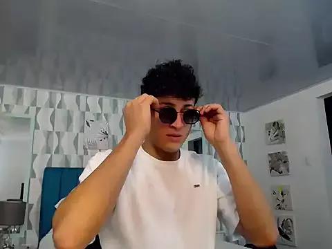 Axel_savage from StripChat is Freechat