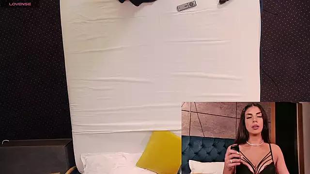 AylinHazel from StripChat is Freechat