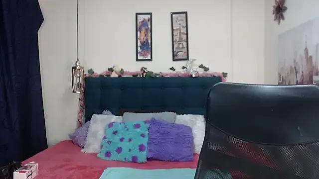 azabachebabe from StripChat is Freechat