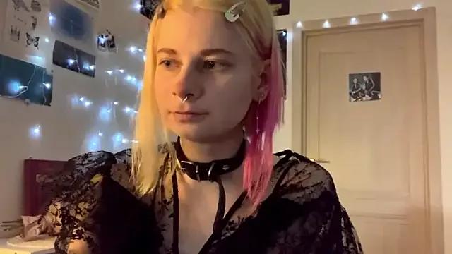 AzaleeOst webcams show profile image 