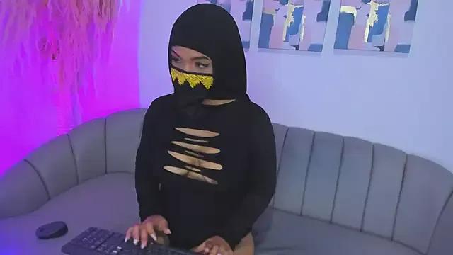 Aziza_hadi from StripChat is Freechat