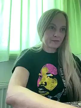 B_i_r_d_i_e from StripChat is Freechat